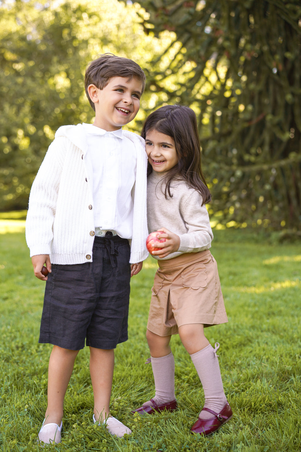 Children’s Hooded cardigan in Pure Ultrafine Merino Wool – Unisex