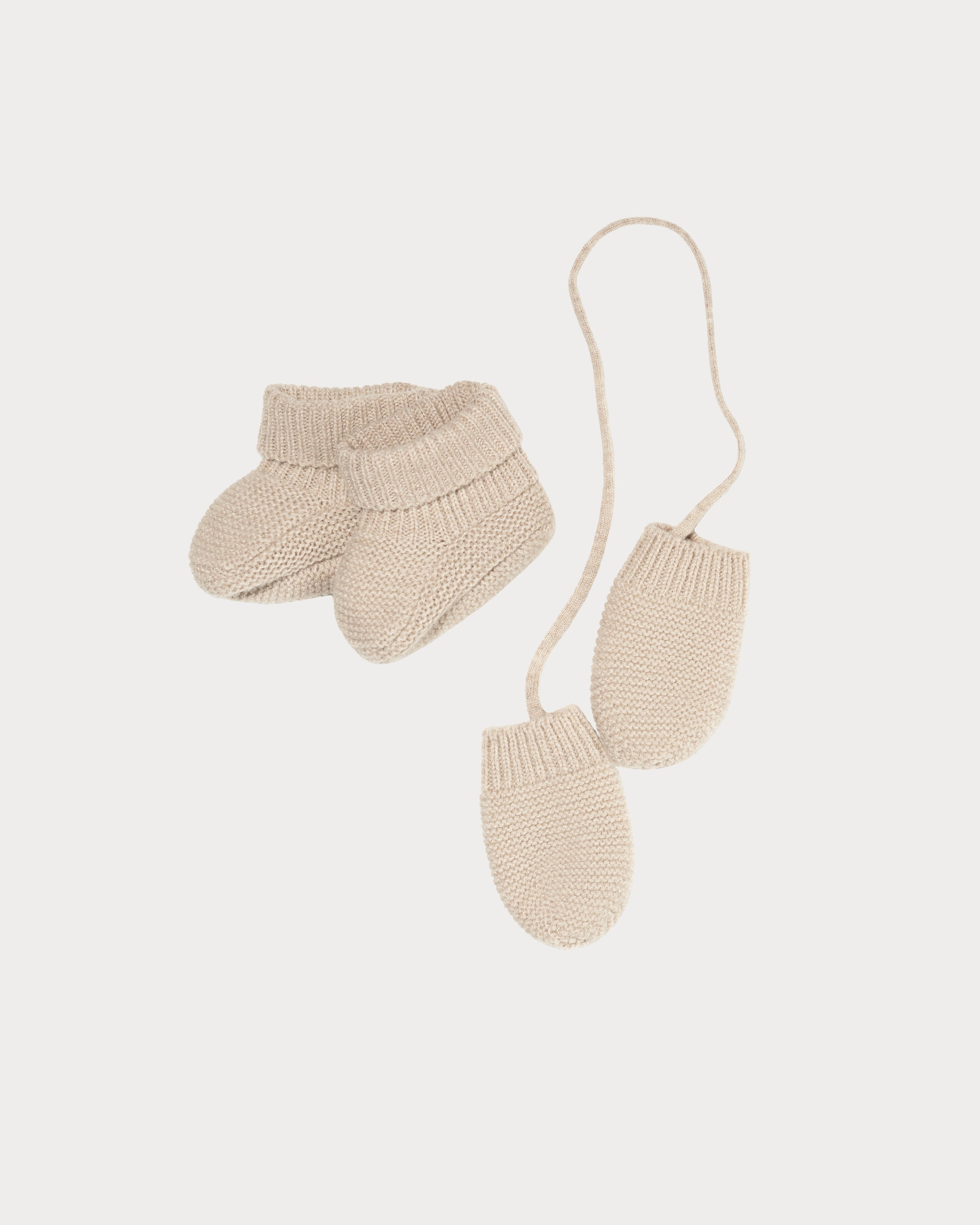 Baby mittens and shoes made of pure ultrafine merino wool